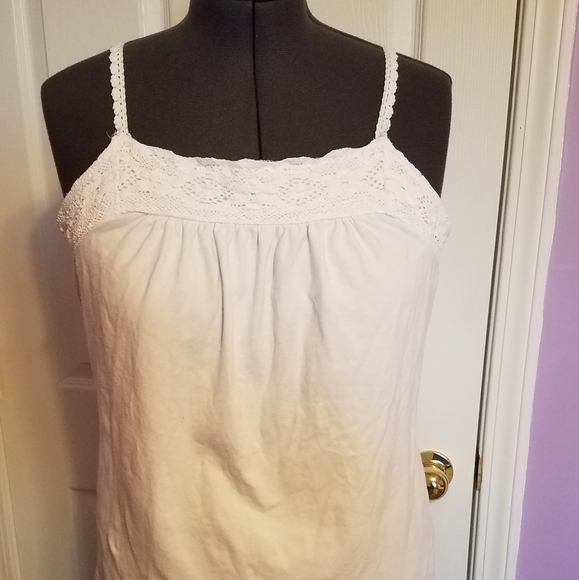 White Tank with Crochet Straps and Details - Picture 1 of 4